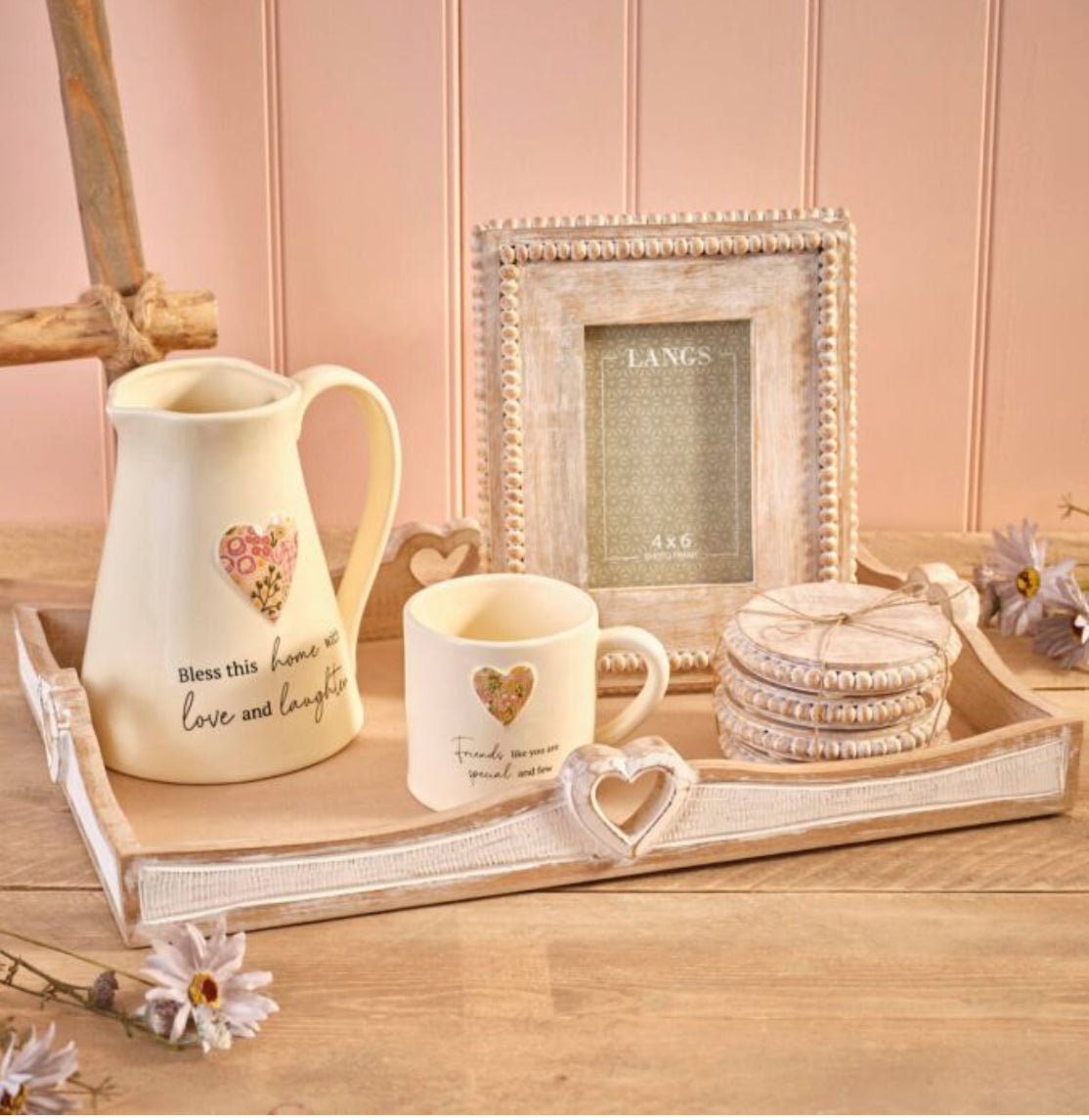 MANGO WASHED WOOD WITH MDF HEART HANDLE
RECTANGULAR WOODEN TRAYS
SET OF 3