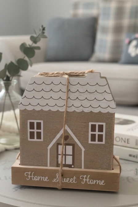 Gorgeous set of 4 cottage home house shaped wooden coasters in stand