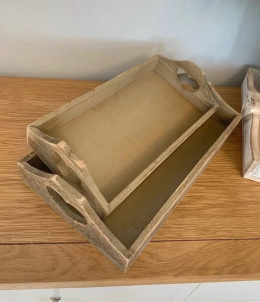 Gorgeous set of 2 distressed oak effect trays with heart handles