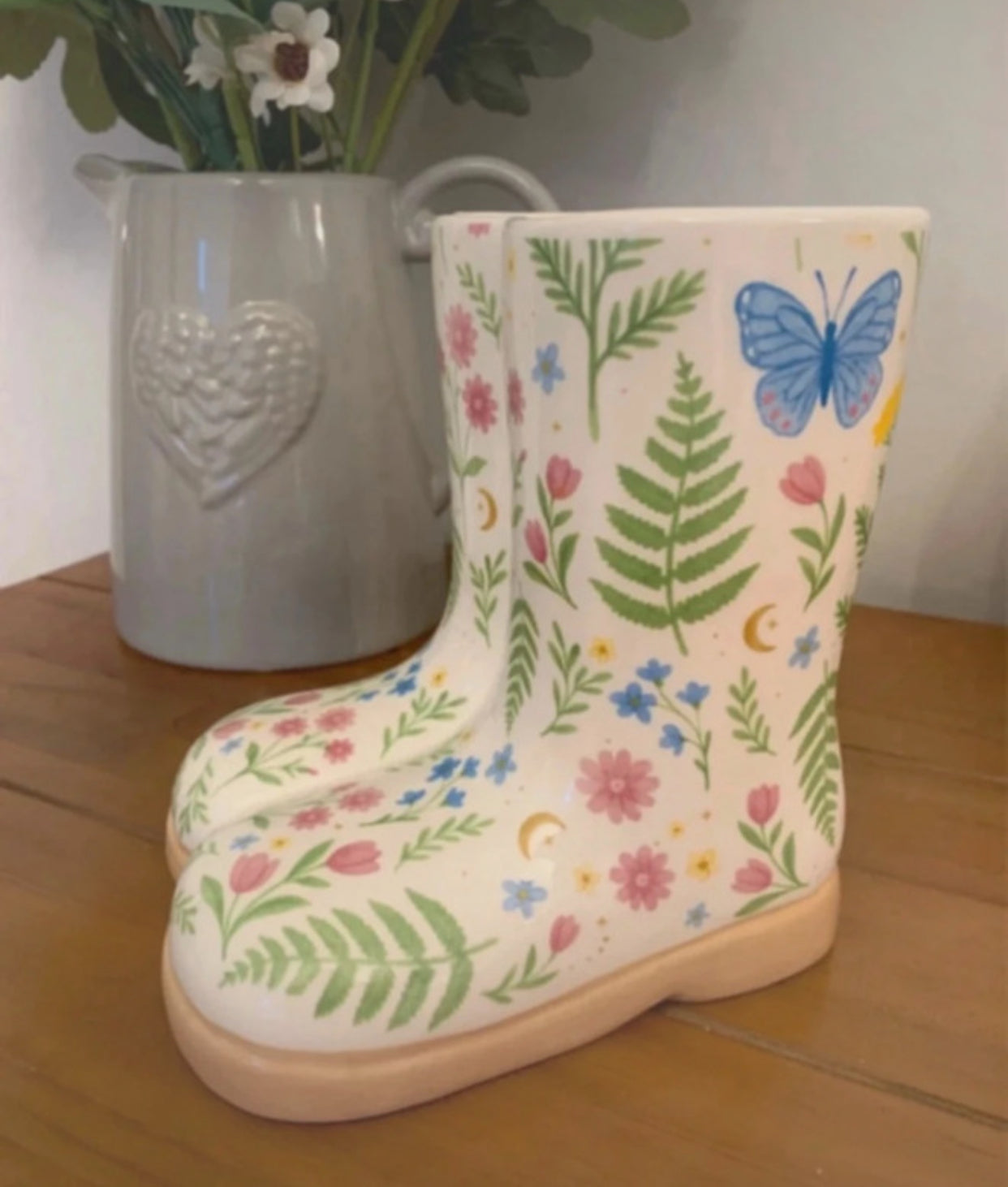 Gorgeous floral planter shaped like a pair of wellies, designed by Luna bloom. With gift box.